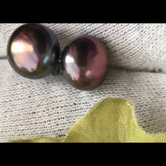 Tahitian black pearl stud earrings 10 mm - Picture 3 of 7